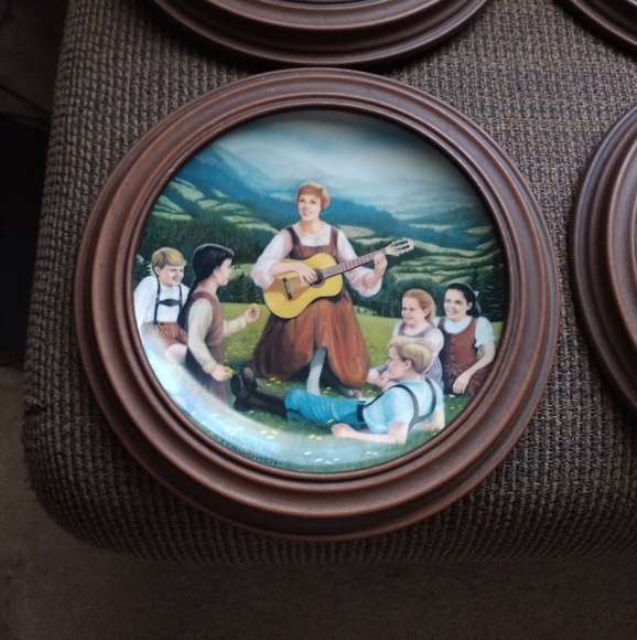 Sound of Music Plate Collection (Missing Plate #7) and Broadway Album - Picture 11 of 16